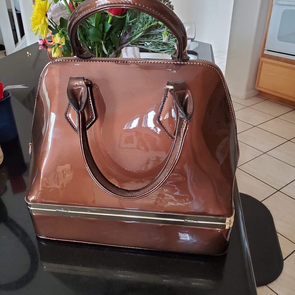 Purse - Picture 2 of 4